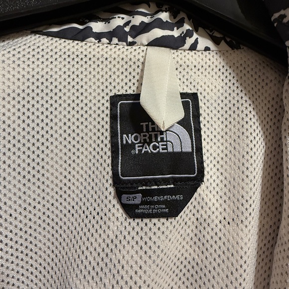 The North Face Black and White Patterned Bomber Jacket - Picture 4 of 12